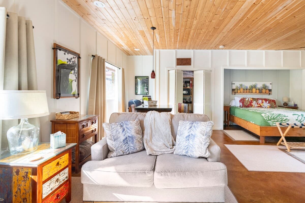 Cozy Cottage with Fresh Rainwater Hot Tub No fees - Photo 3