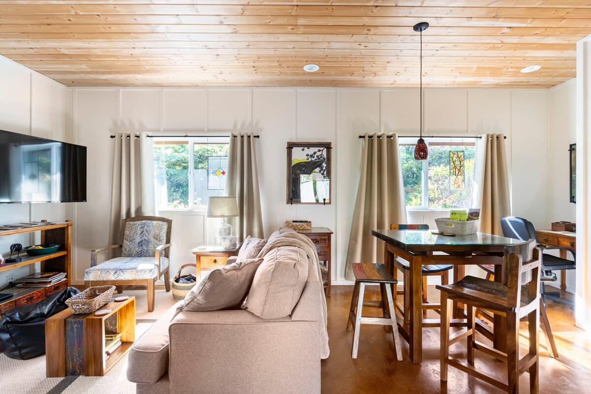 Cozy Cottage with Fresh Rainwater Hot Tub No fees - Photo 4