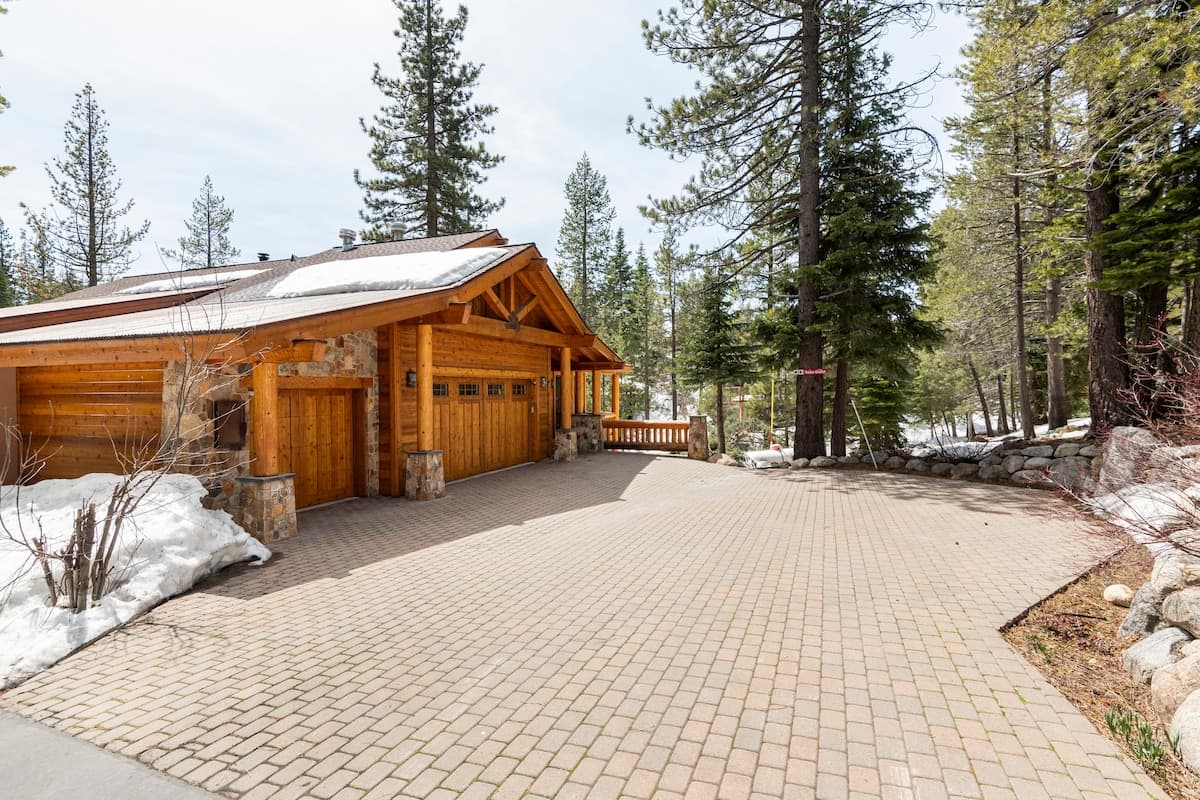 Luxury Swiss Chalet with Hot Tub & Creek Views - Photo 3