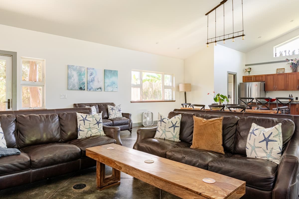 Home in Pepeekeo · ★4.88 · 3 bedrooms · 4 beds · 2.5 baths - Photo 1