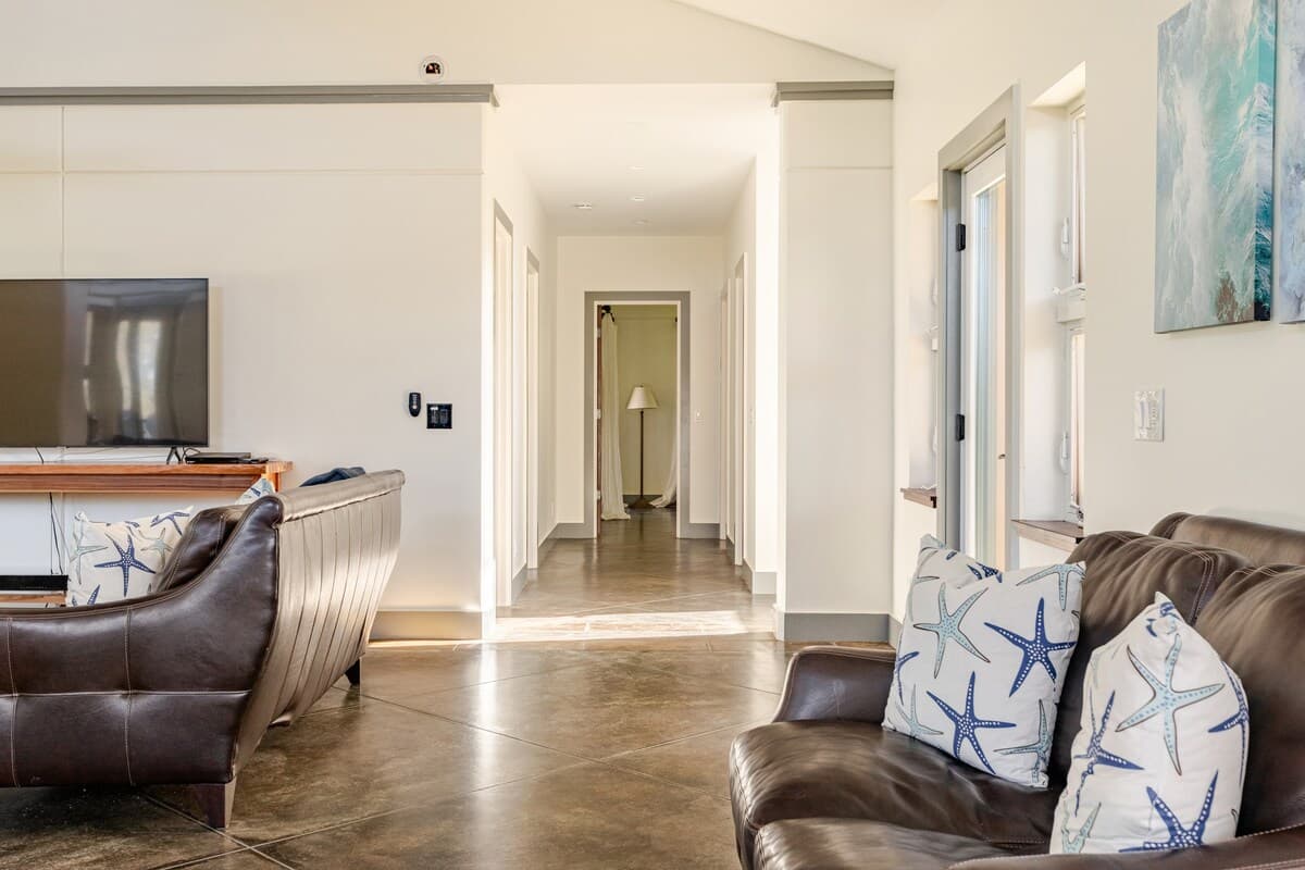 Home in Pepeekeo · ★4.88 · 3 bedrooms · 4 beds · 2.5 baths - Photo 5