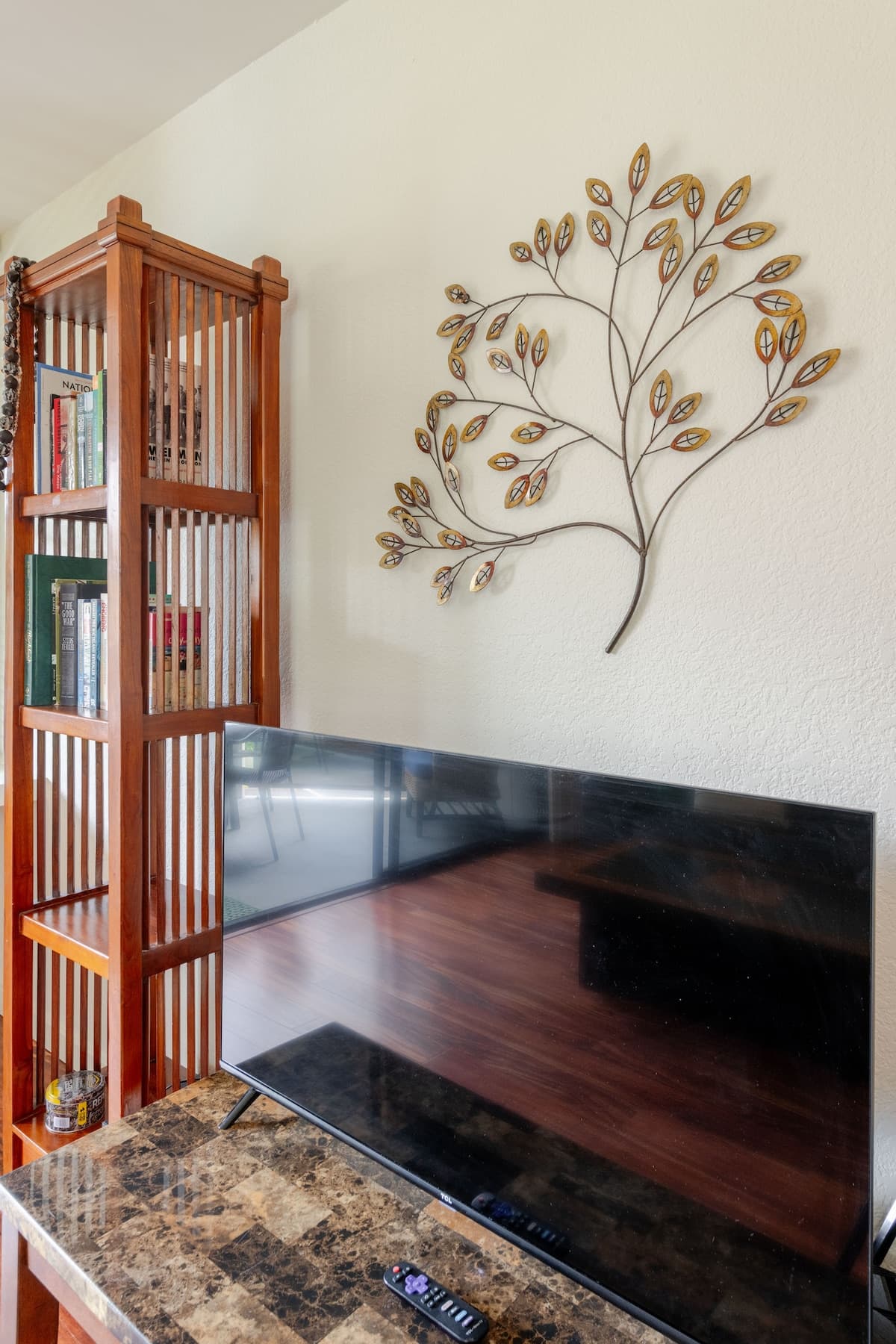 Ideal Location, in Town, Clean and Convenient - Photo 3