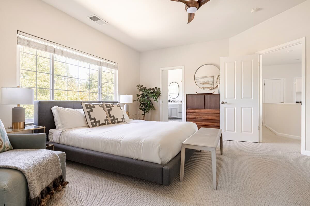 Sonoma Pool Oasis Near Square, 4BR/3BA - Photo 4