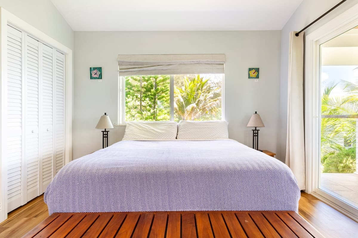 Home in Keaau · ★4.83 · 4 bedrooms · 5 beds · 4 private baths - Photo 3