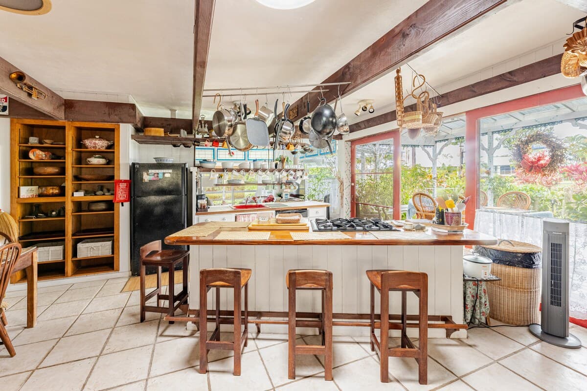 Guesthouse in Hilo · ★4.91 · 1 bedroom · 1 bed · 1.5 baths - Photo 4