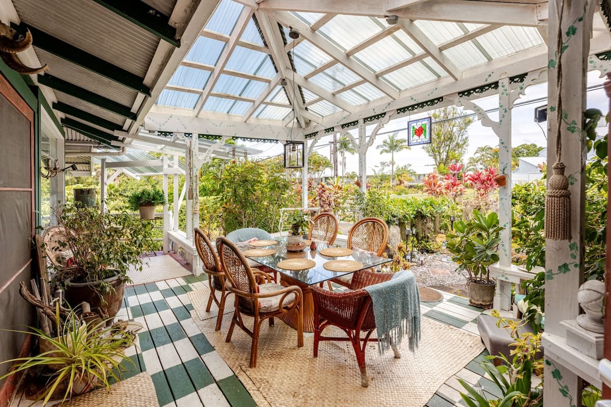 Guesthouse in Hilo · ★4.91 · 1 bedroom · 1 bed · 1.5 baths - Photo 2