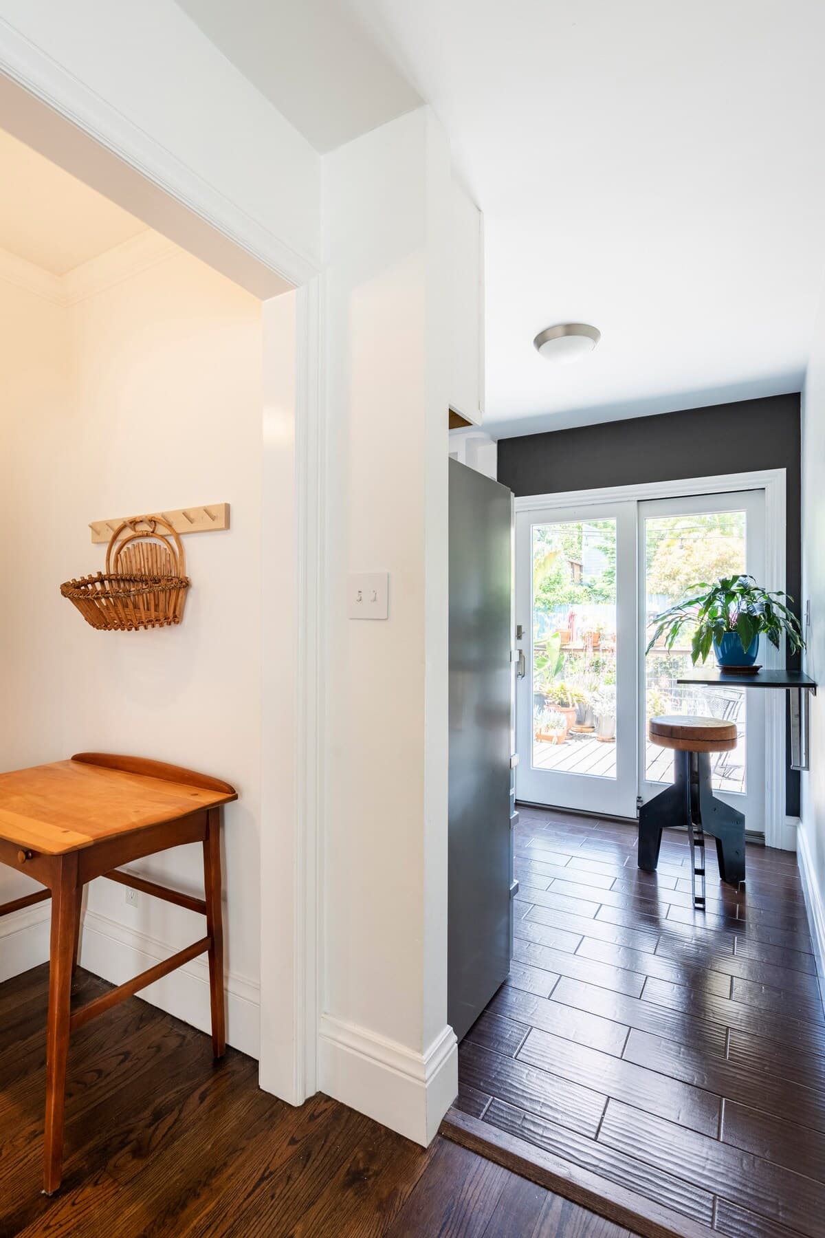 Sunny Mission Home with Private Patio & Parking - Photo 4