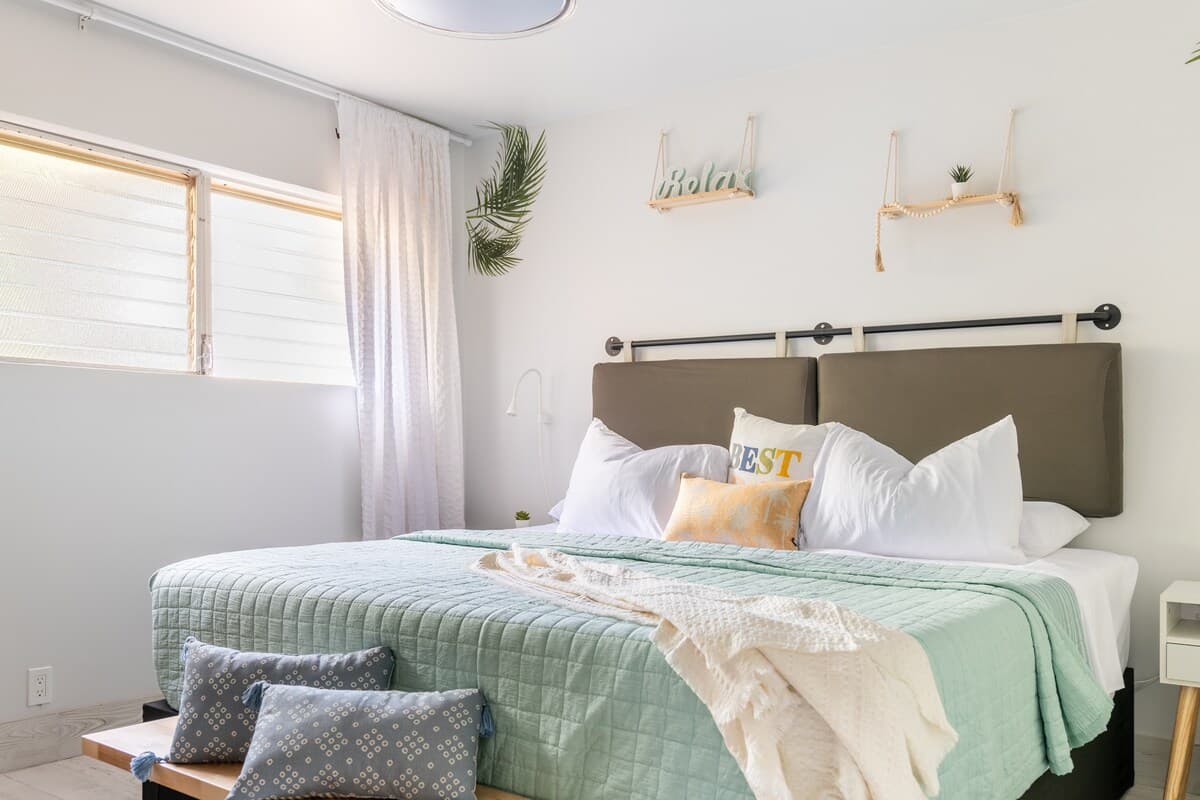 Condo in Lahaina · ★4.97 · 1 bedroom · 2 beds · 1 bath - Photo 3