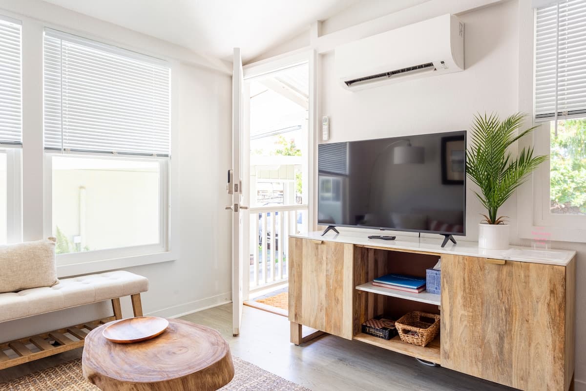 Bungalow A • Cozy 1‑Bed • Cold A/C Across Beach - Photo 4