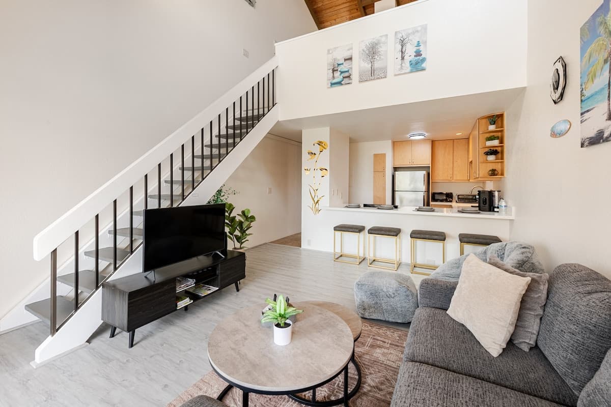 Lokahi Hale. Down town, newly renovated loft - Photo 2