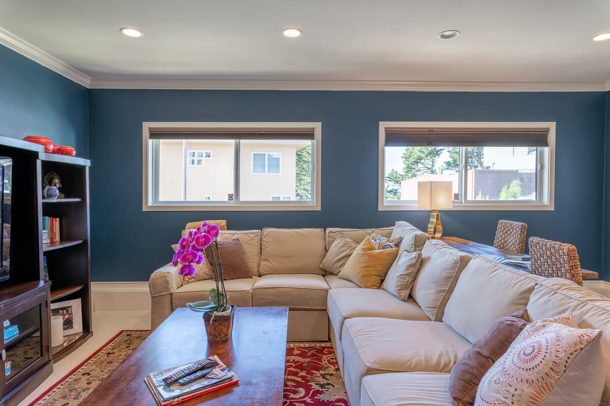 Beautiful in-law type unit with ocean views - Photo 2