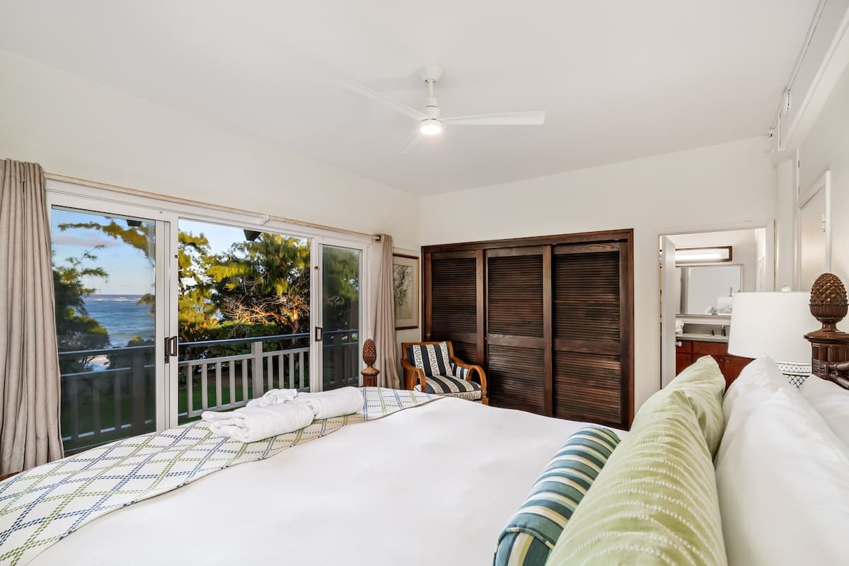 Villa in Kahuku · ★4.75 · 6 bedrooms · 8 beds · 4 private baths - Photo 2