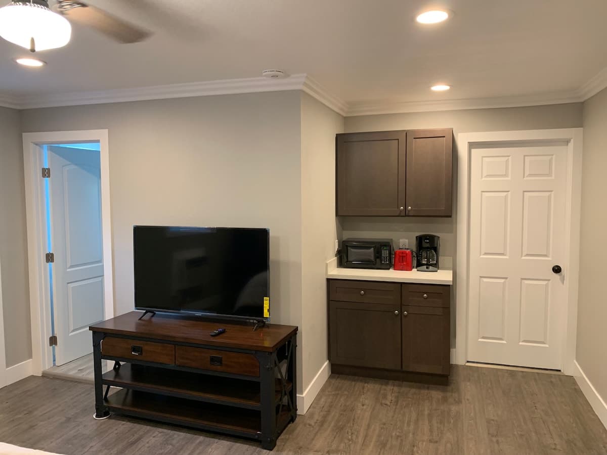 Private Studio Near Stanford & Tech HQs - Photo 4