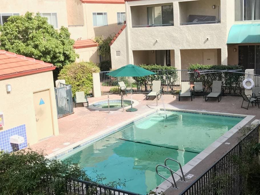 Steps to Cal Ave, Pool & Hot Tub, Near Stanford - Photo 2