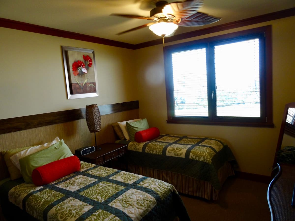 Condo in Kapolei · ★4.92 · 2 bedrooms · 5 beds · 2 private baths - Photo 2