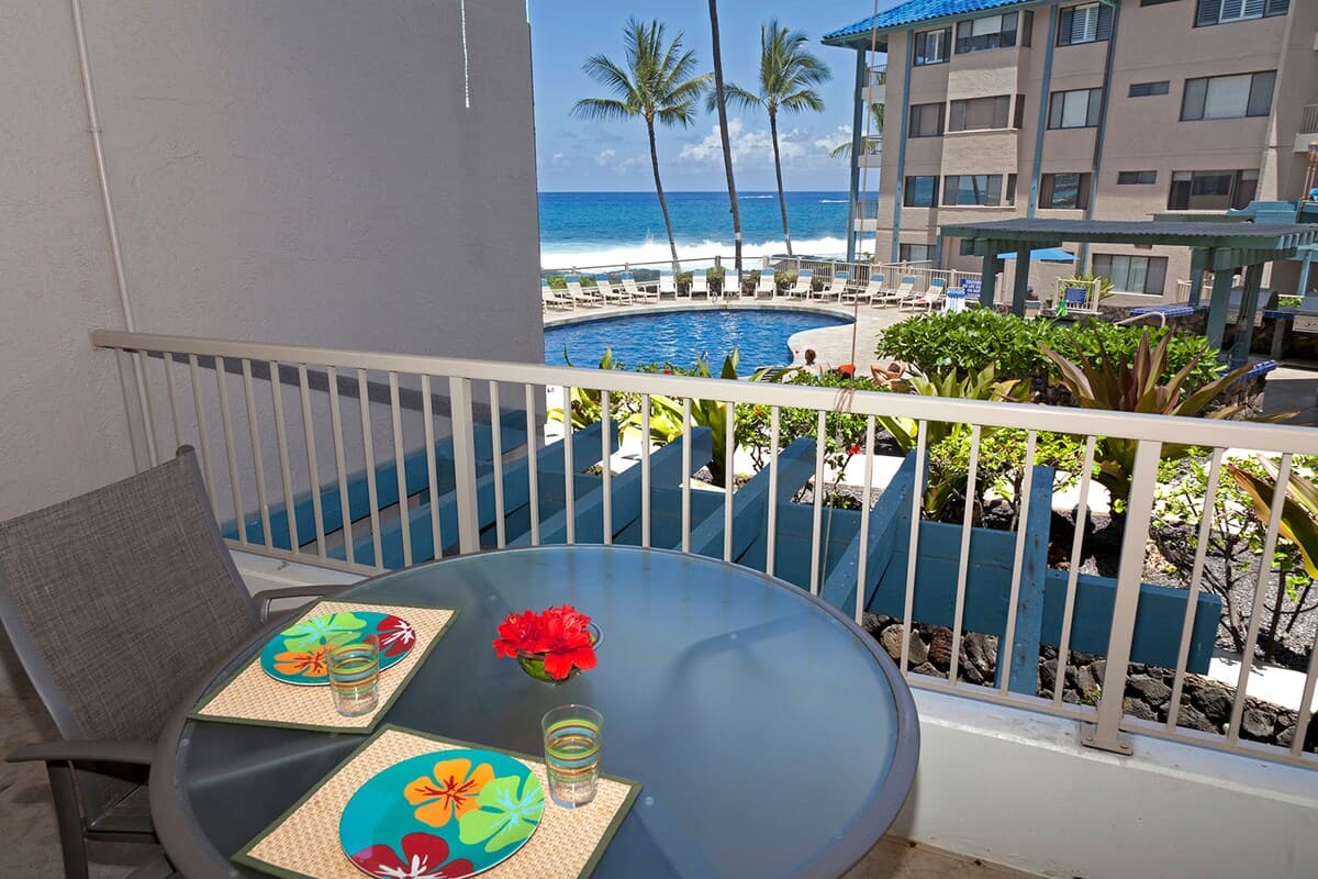 Condo in Kailua-Kona · ★4.67 · 1 bedroom · 1 bed · 1 bath - Photo 1