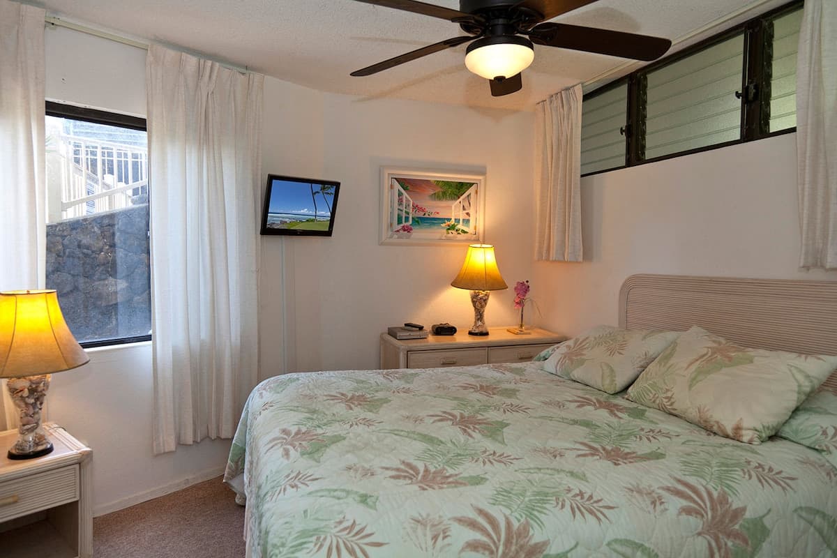 Condo in Kailua-Kona · ★4.67 · 1 bedroom · 1 bed · 1 bath - Photo 4