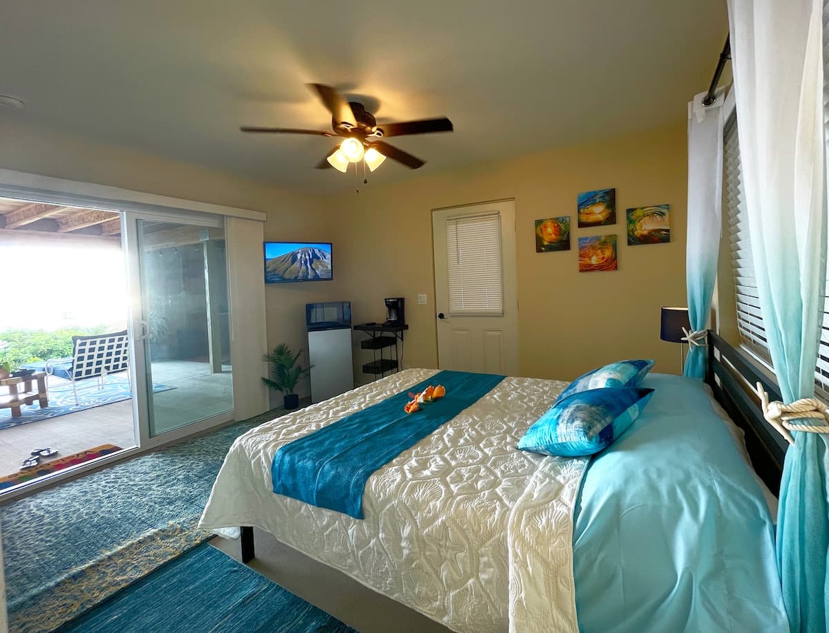 Sweeping Ocean Views 5 Minutes From Kailua Town. - Photo 1