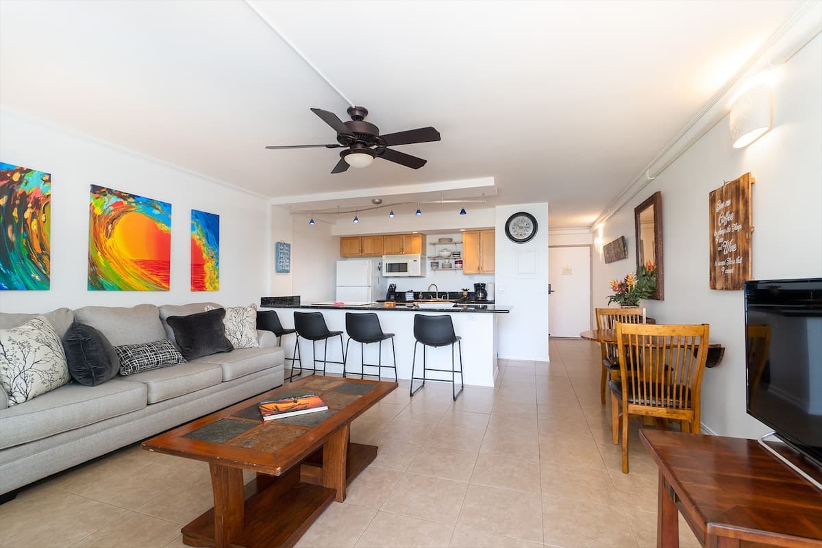 Condo in Kihei · ★4.82 · 1 bedroom · 2 beds · 1 bath - Photo 4