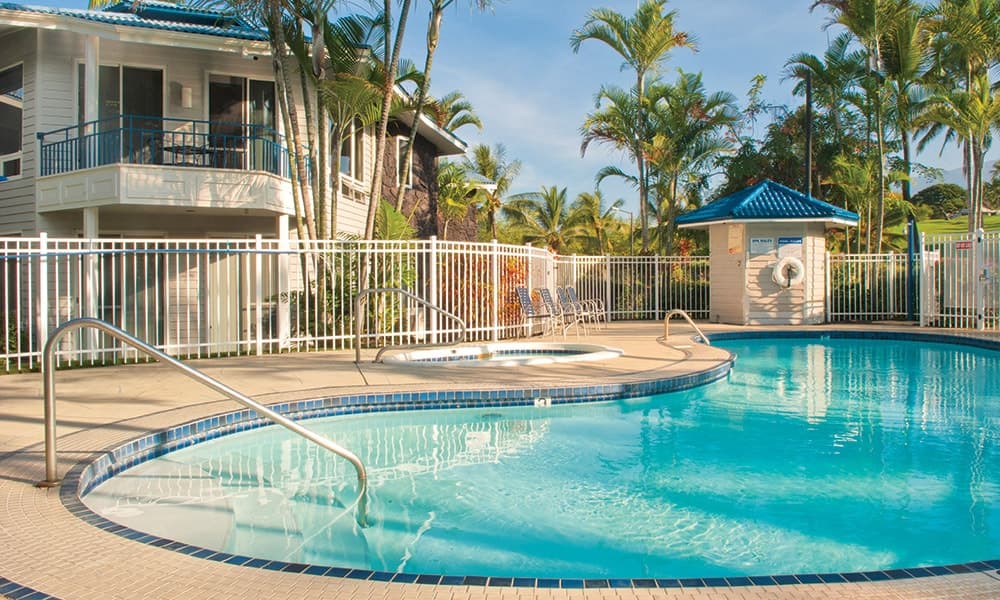 Condo in Kailua-Kona · ★5.0 · 1 bedroom · 2 beds · 1 shared bath - Photo 1