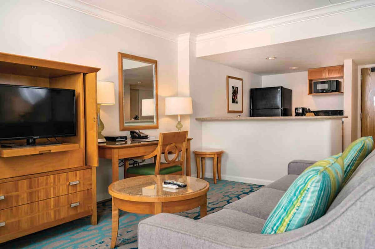 Studio Suite at Picturesque Waikiki Resort - Photo 2