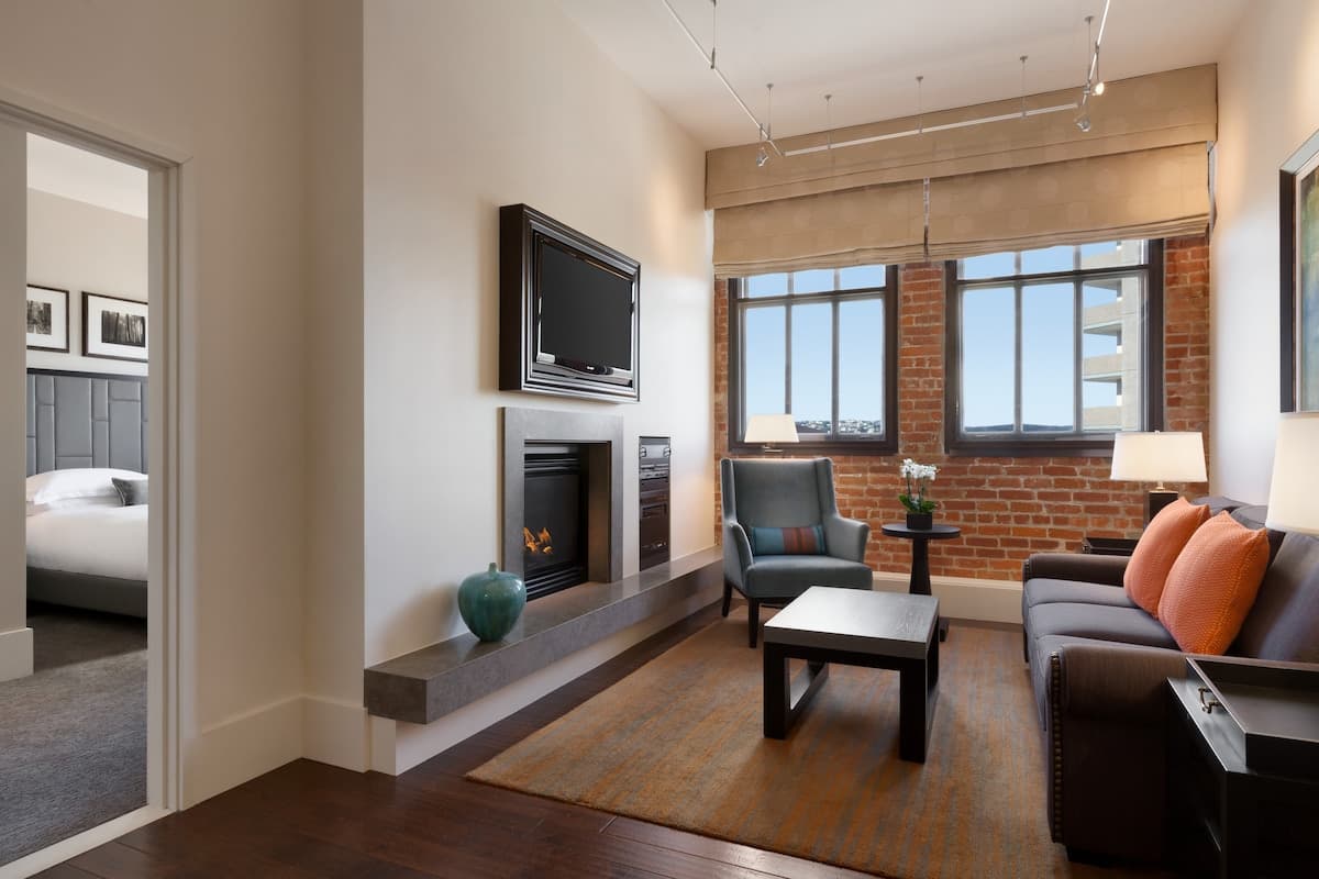 Ghirardelli Chocolate Factory Condo, 2 Valet Spots - Photo 2