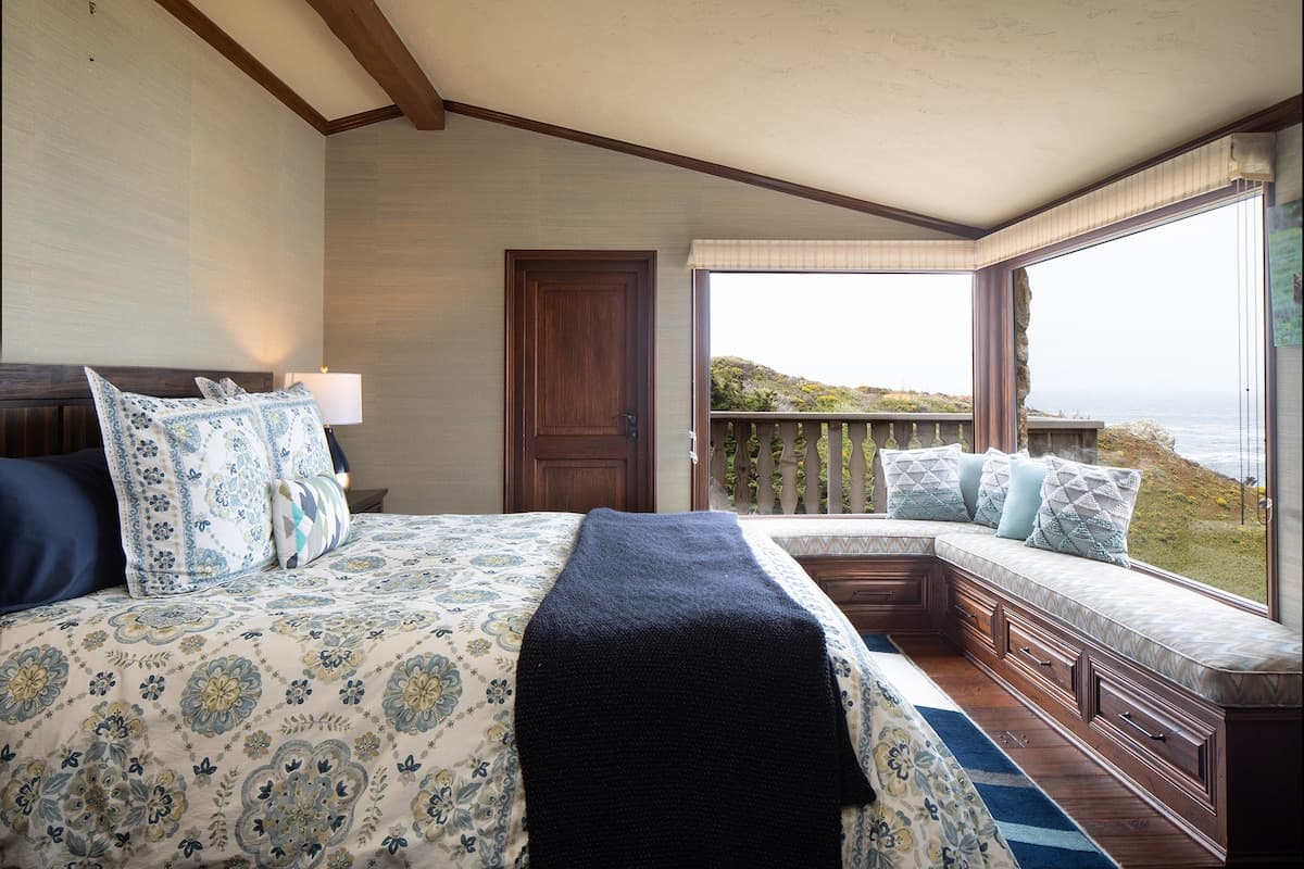 Oceanfront Home with Private Cove & Trail - Photo 3