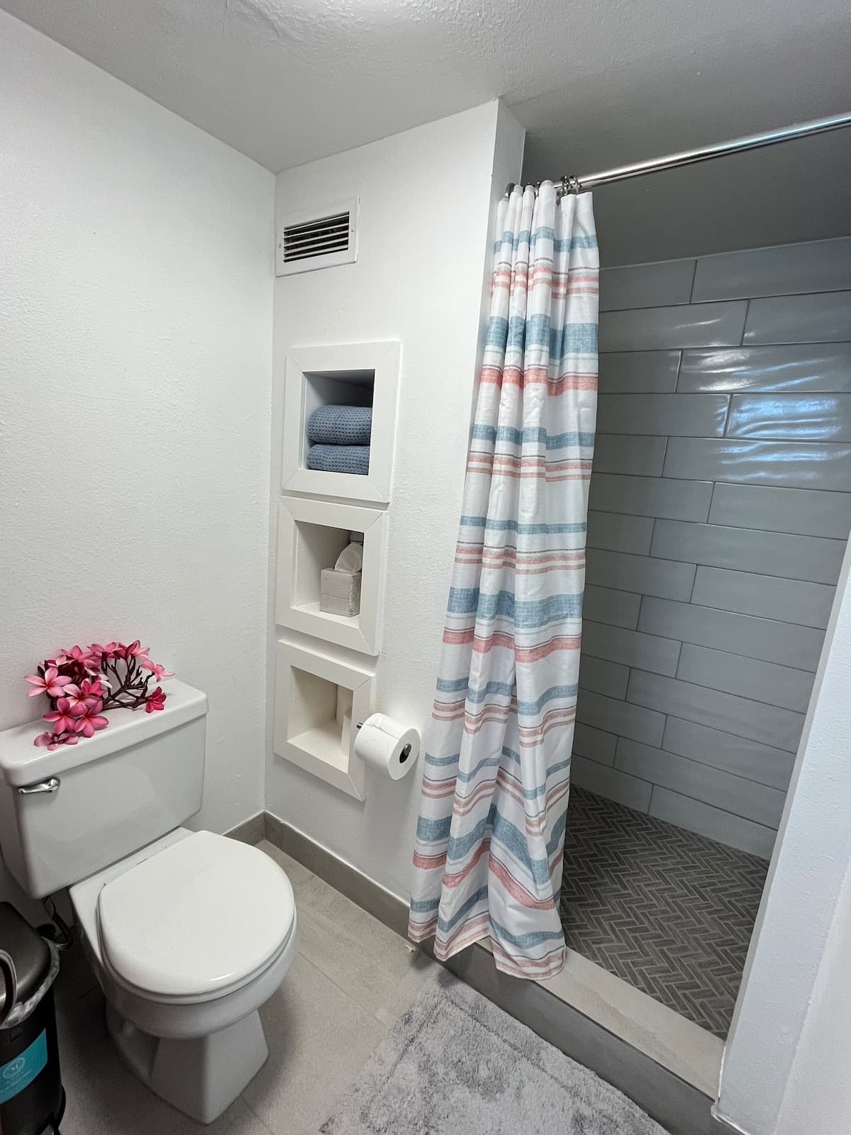 Waikiki Newly Renovated Apt! - Photo 4