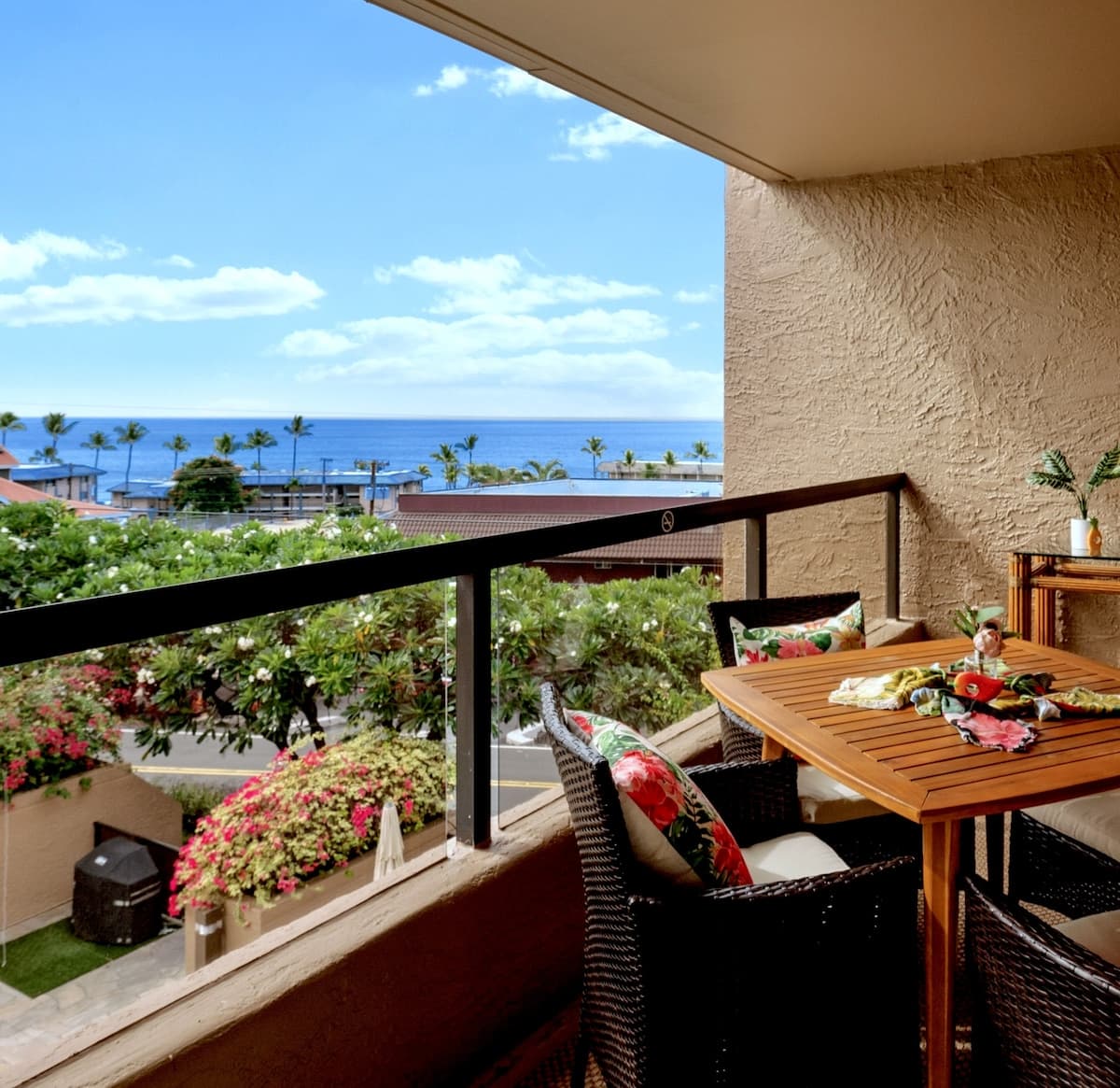 Condo in Kailua-Kona · ★4.86 · 1 bedroom · 1 bed · 2 baths - Photo 1