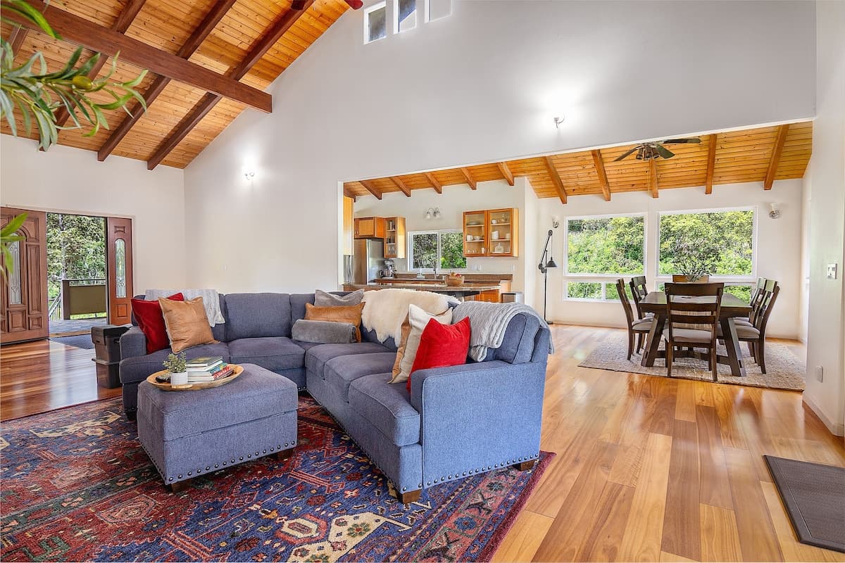 Home in Honokaa · ★4.86 · 4 bedrooms · 6 beds · 3 private baths - Photo 4