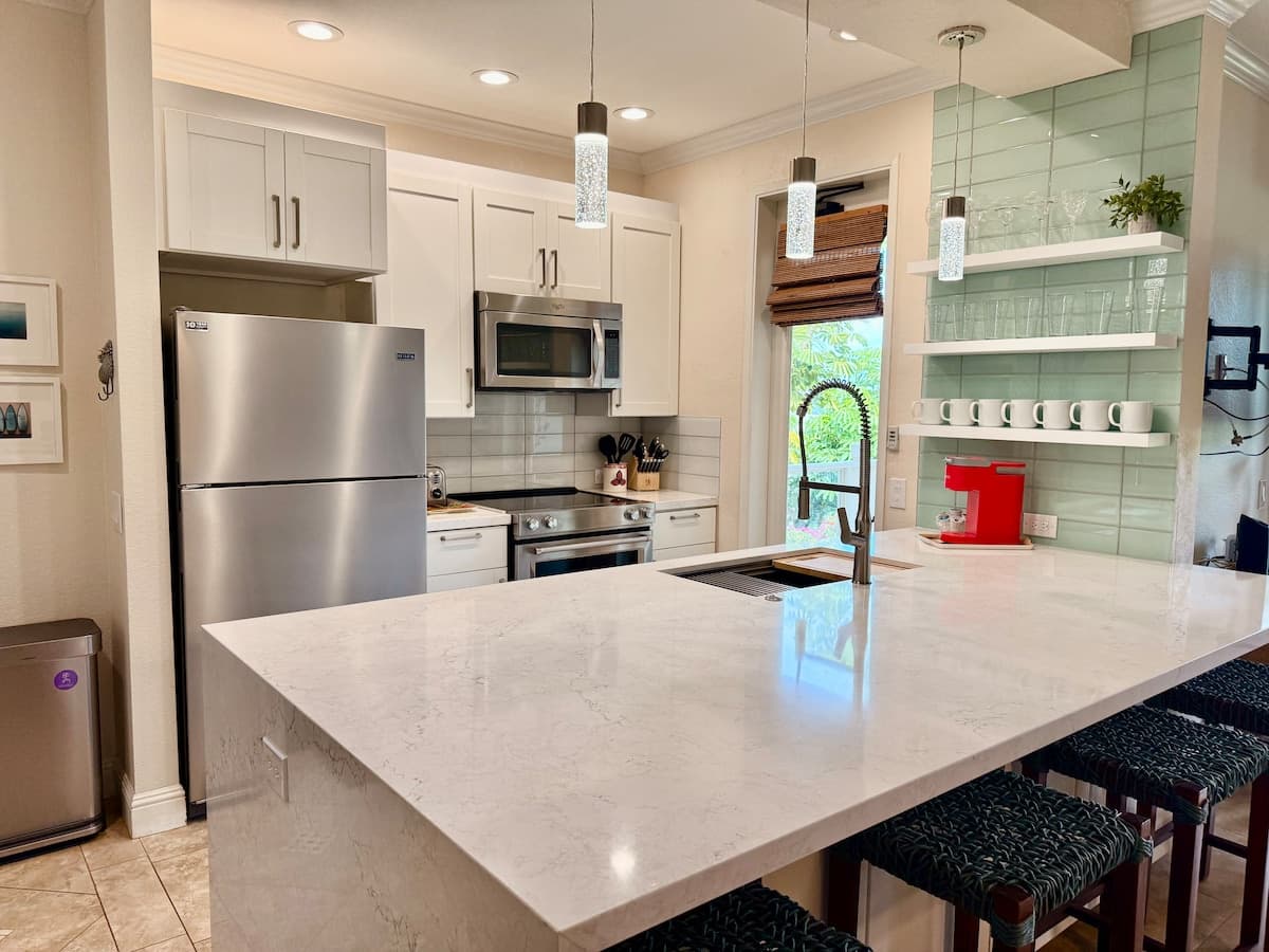 Condo in Wailea · ★4.98 · 3 bedrooms · 4 beds · 2 baths - Photo 5