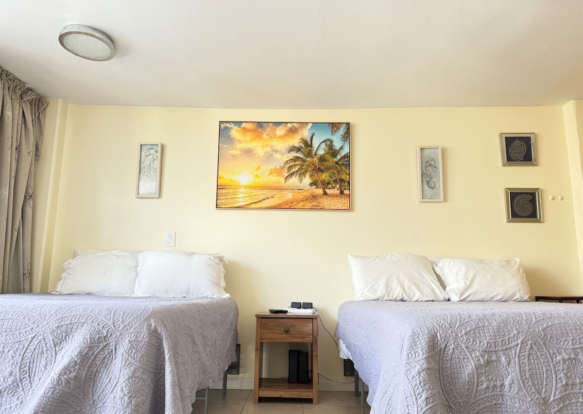 Waikiki Studio with Mountain View~Honolulu - Photo 1