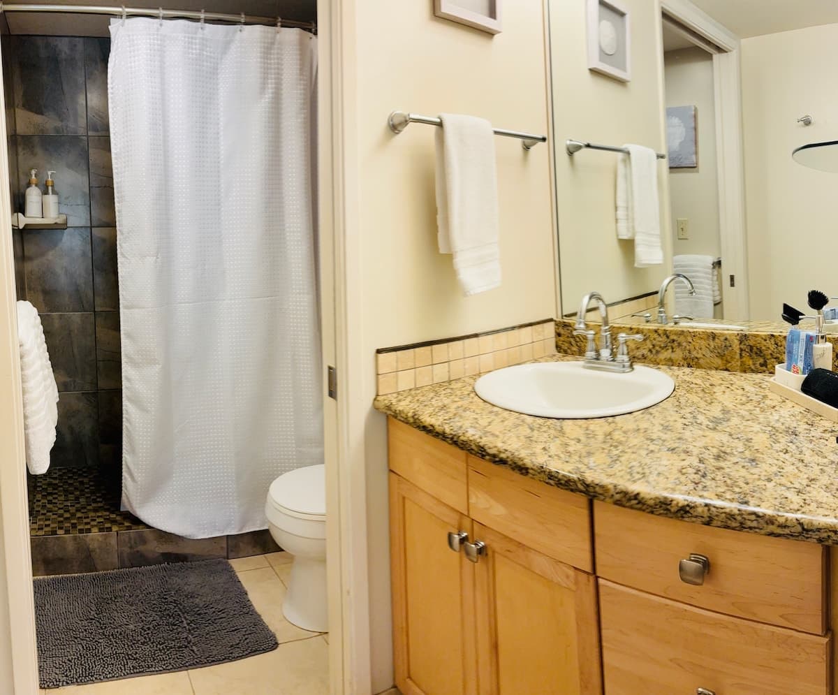 Condo in Kihei · ★4.72 · Studio · 1 bed · 1 bath - Photo 5