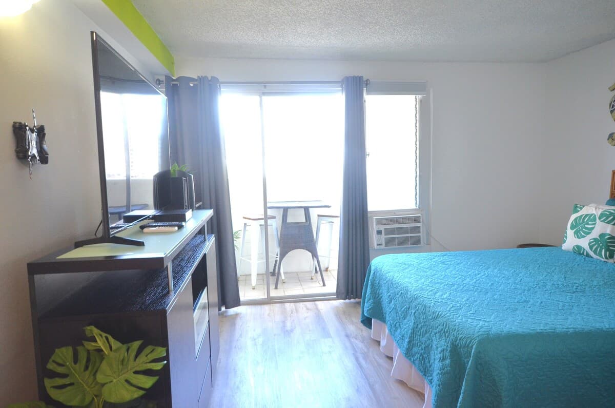 KV805A Aloha Waikiki Beach Suite only 3 min walk - Photo 2