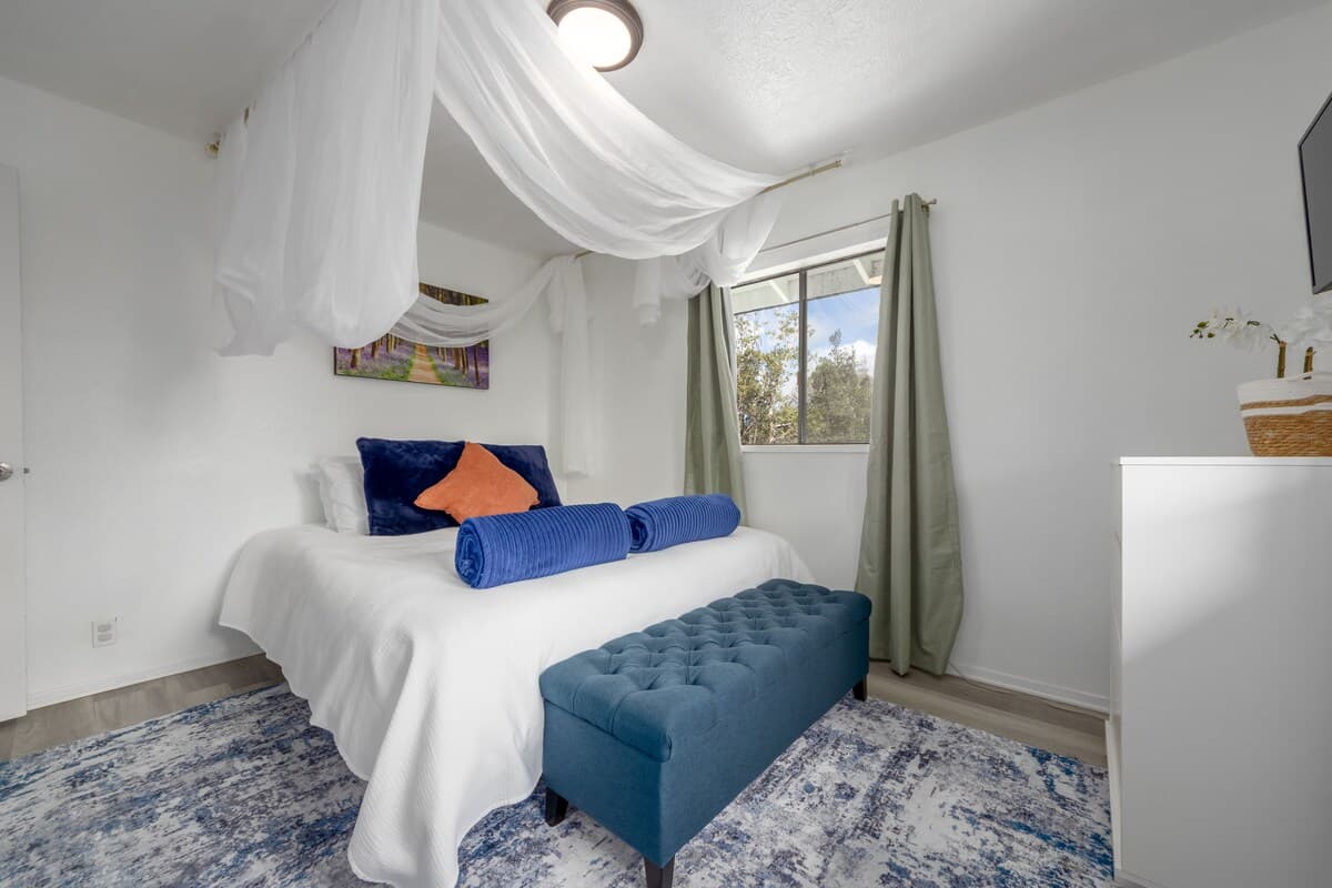 Home in Volcano · ★4.7 · 2 bedrooms · 3 beds · 1 private bath - Photo 2
