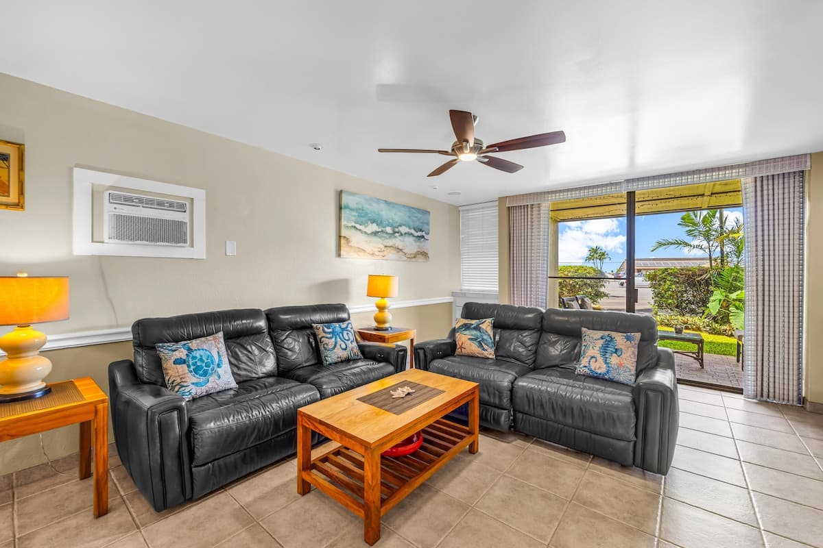 Condo in Kihei · ★4.83 · 2 bedrooms · 3 beds · 1 bath - Photo 4