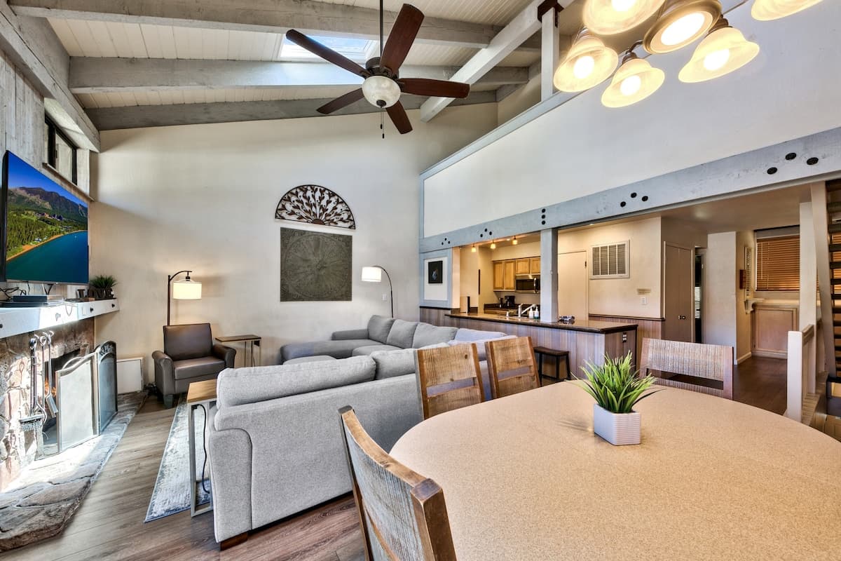 Steps to Beach, 4BR Townhome + Resort Pools - Photo 4