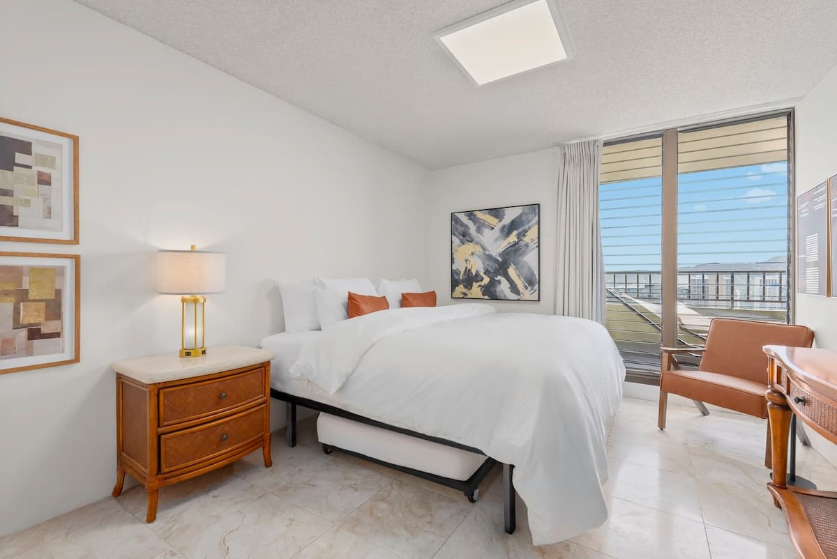 Kai + 2BR / 2BA + Ocean / DH Views + Parking + W/D - Photo 2