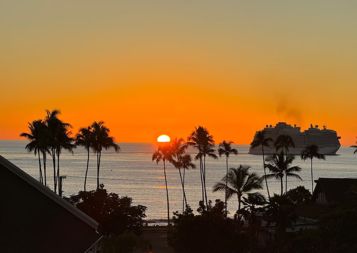 Condo in Kailua-Kona · ★4.96 · 1 bedroom · 1 bed · 1 bath - Photo 1