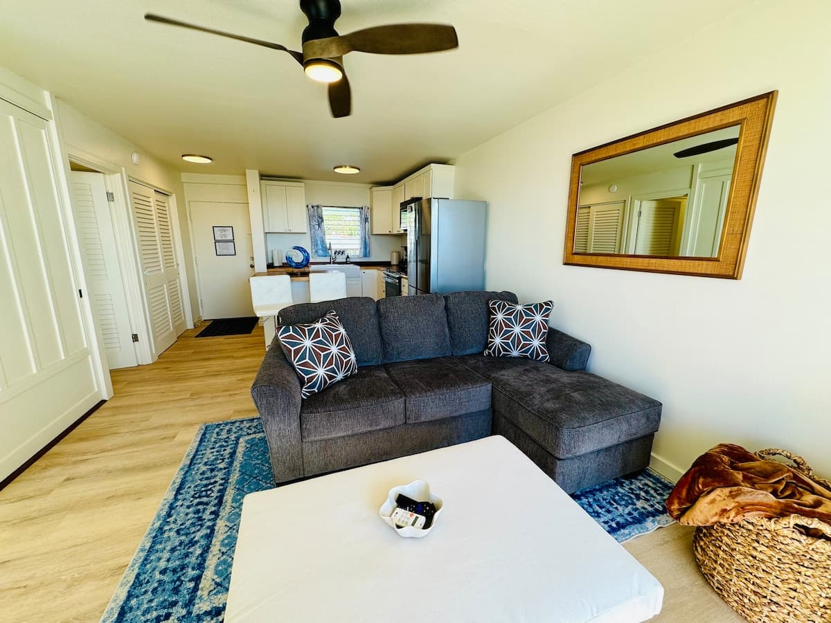 Condo in Kailua-Kona · ★4.96 · 1 bedroom · 1 bed · 1 bath - Photo 4
