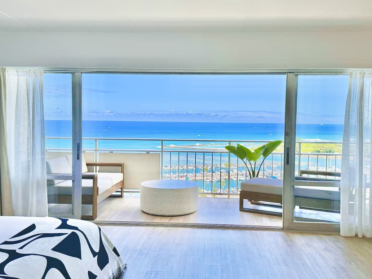 Condo in Honolulu · ★4.97 · 1 bedroom · 2 beds · 1 shared bath - Photo 3