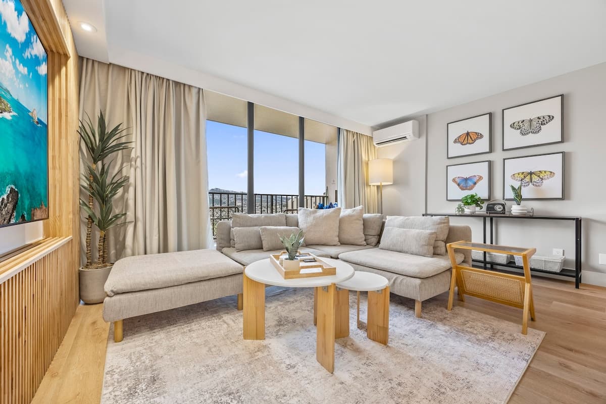25F-Stunning & Upscale-Mountain View-1BR/Parking! - Photo 3