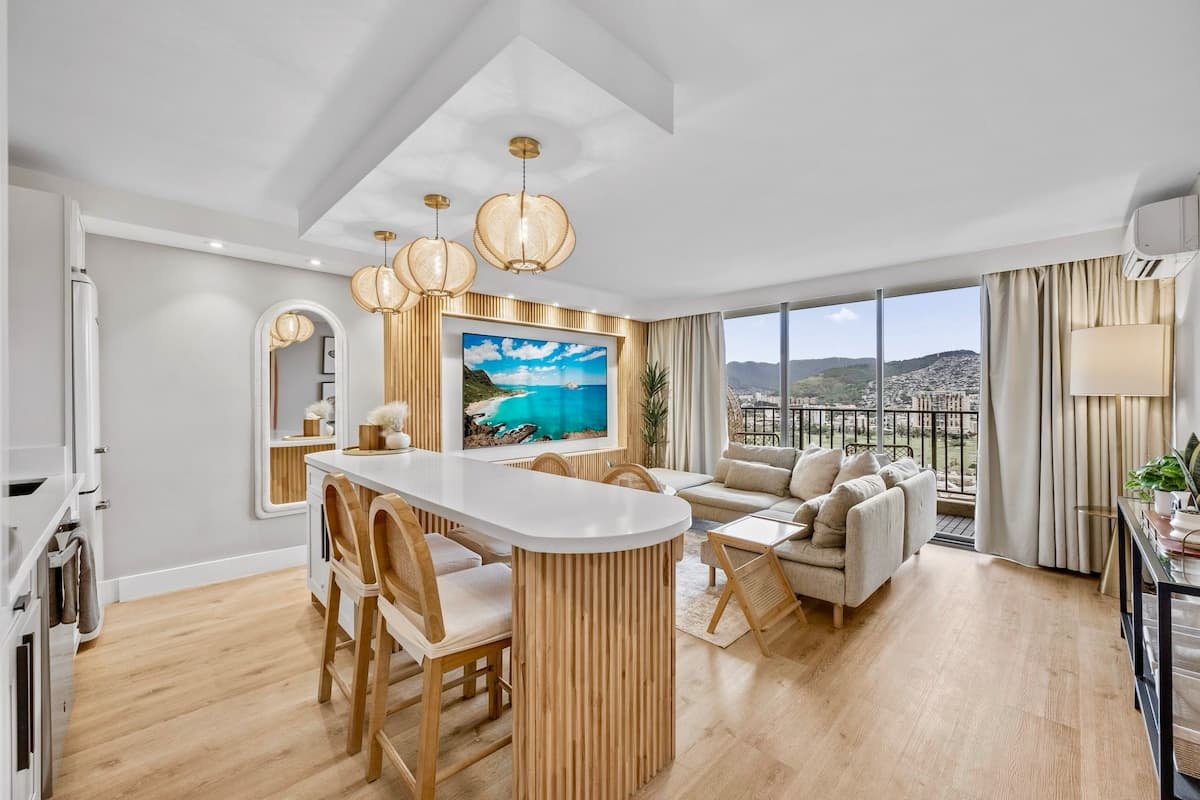 25F-Stunning & Upscale-Mountain View-1BR/Parking! - Photo 1