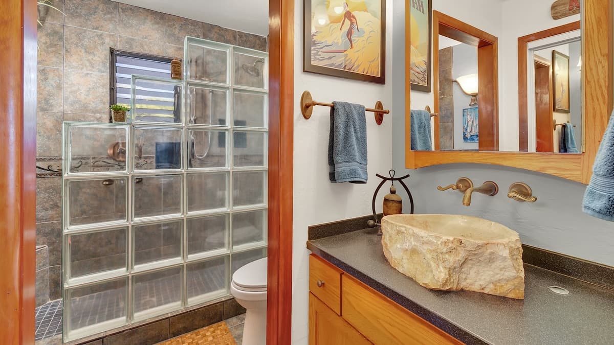Condo in Kailua-Kona · ★4.83 · Studio · 1 bed · 1 bath - Photo 5