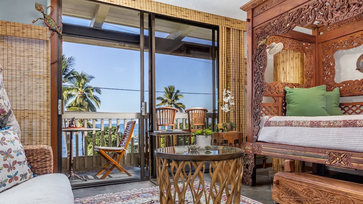 Condo in Kailua-Kona · ★4.83 · Studio · 1 bed · 1 bath - Photo 2