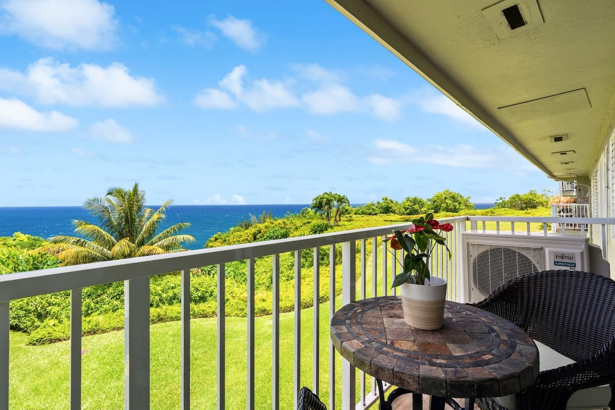 Condo in Princeville · ★4.88 · 2 bedrooms · 2 beds · 2 baths - Photo 5