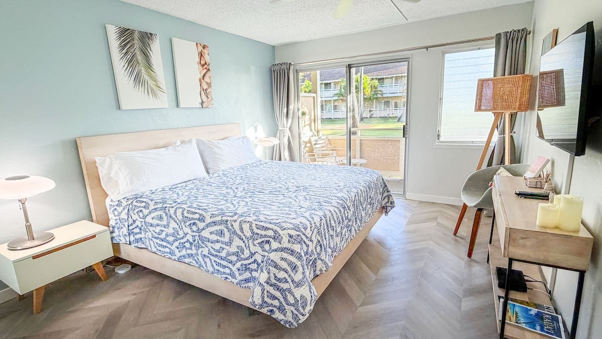 Renovated 1BR Coconut Coast Getaway w/ A/C - Photo 1