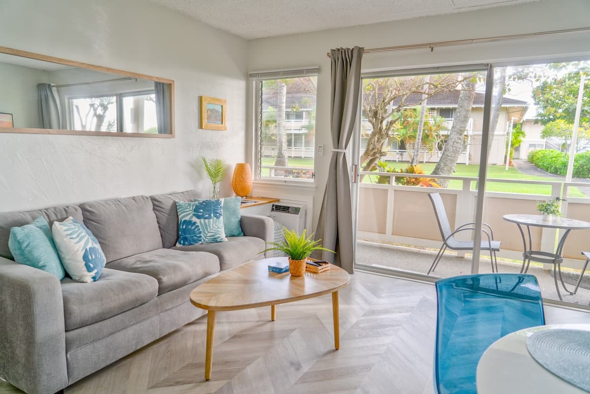 Renovated 1BR Coconut Coast Getaway w/ A/C - Photo 2