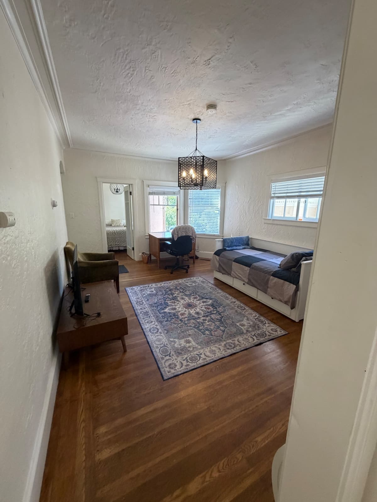 Spacious N. Berkeley Classic with Modern Comfort - Photo 1