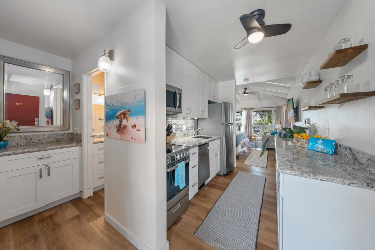 Condo in Kihei · ★4.94 · Studio · 1 bed · 1 private bath - Photo 5